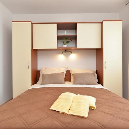 פולה Apartments Violete 742 מראה חיצוני תמונה