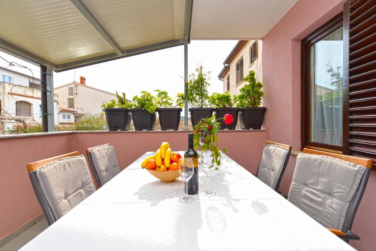 פולה Apartments Violete 742 מראה חיצוני תמונה