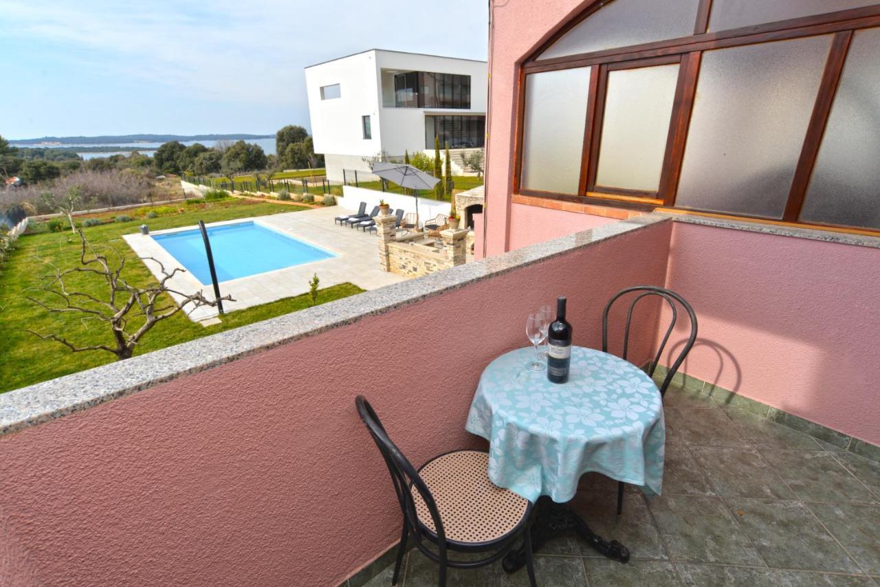 פולה Apartments Violete 742 מראה חיצוני תמונה
