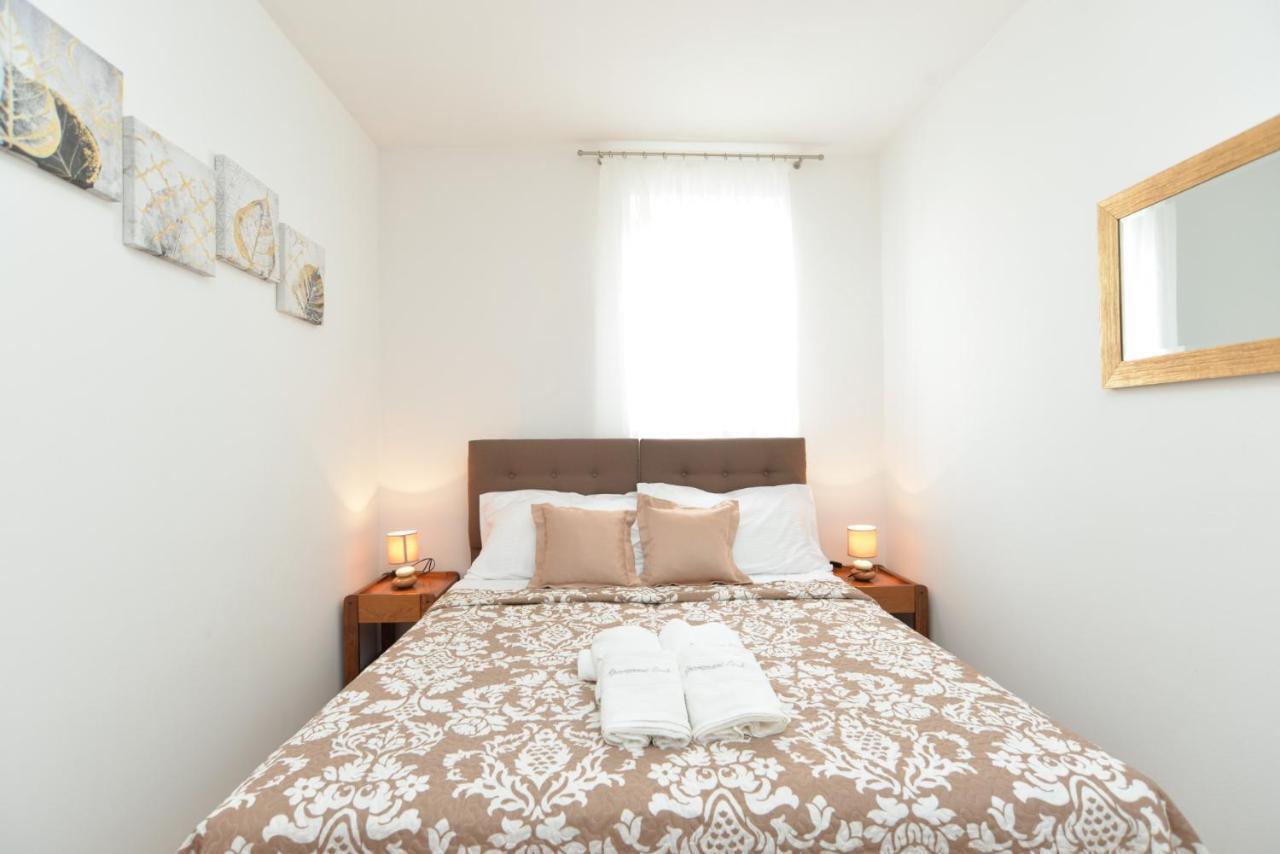 פולה Apartments Violete 742 מראה חיצוני תמונה